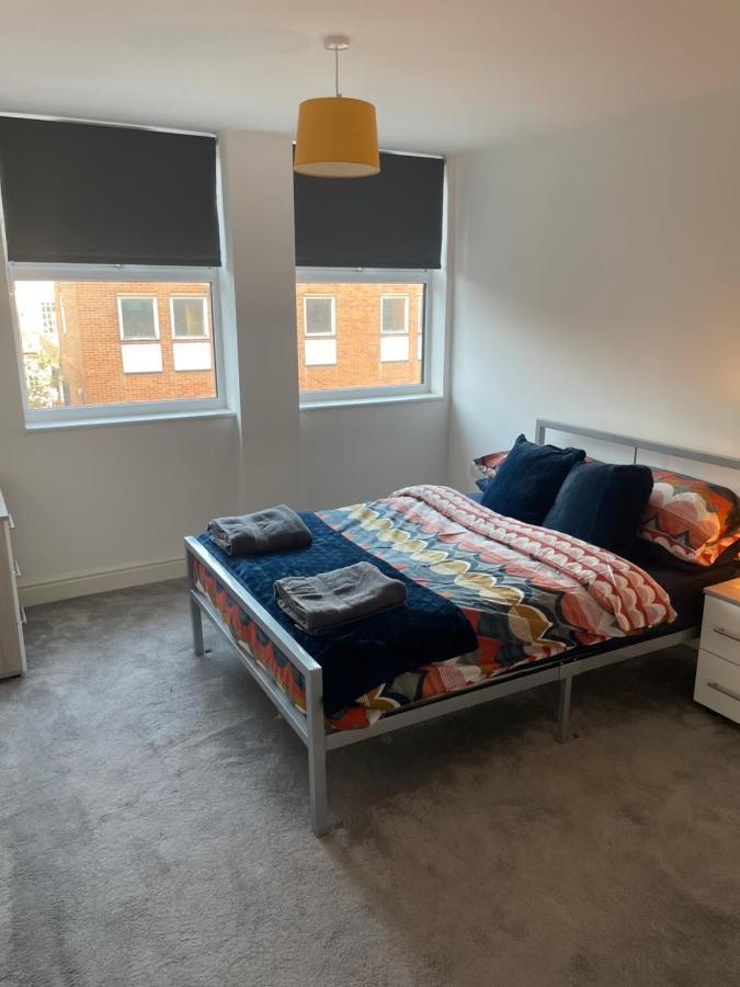 #0202 One Bedroom Serviced Apartment-Free Parking Derby Eksteriør billede