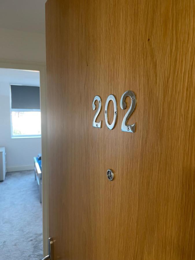 #0202 One Bedroom Serviced Apartment-Free Parking Derby Eksteriør billede