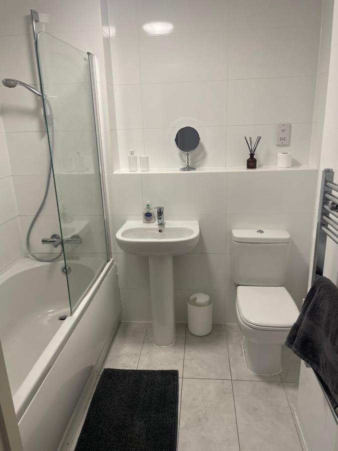 #0202 One Bedroom Serviced Apartment-Free Parking Derby Eksteriør billede