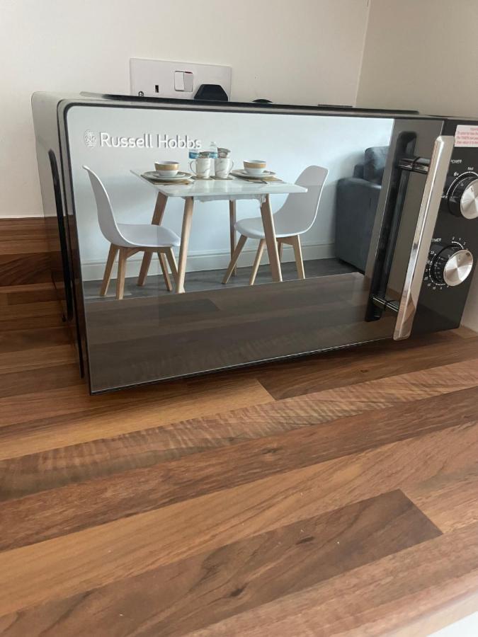 #0202 One Bedroom Serviced Apartment-Free Parking Derby Eksteriør billede